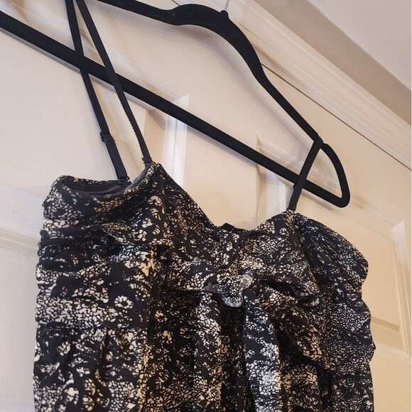 Express black and white patterned sheer tank L - Picture 2 of 4